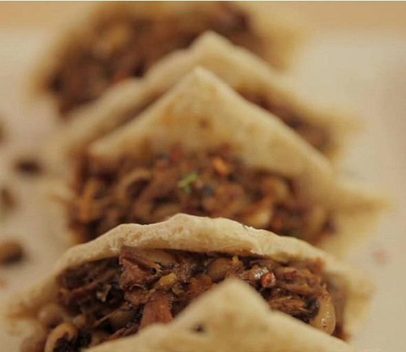 Spicy oxtail with pita