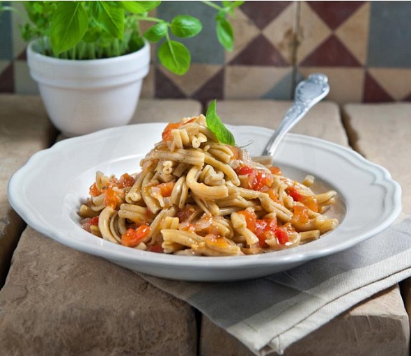 Striftaria pasta with tomatoes