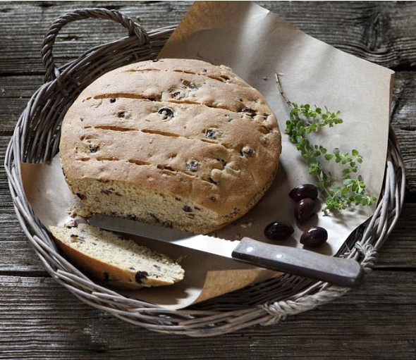Wholewheat olive bread with onions and oregano