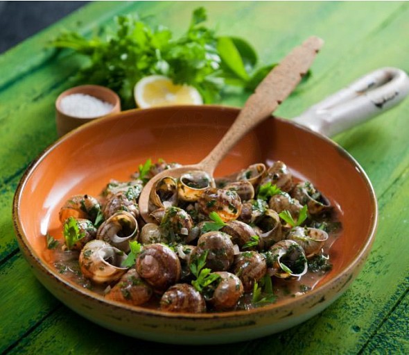 Snails with garlic and parsley